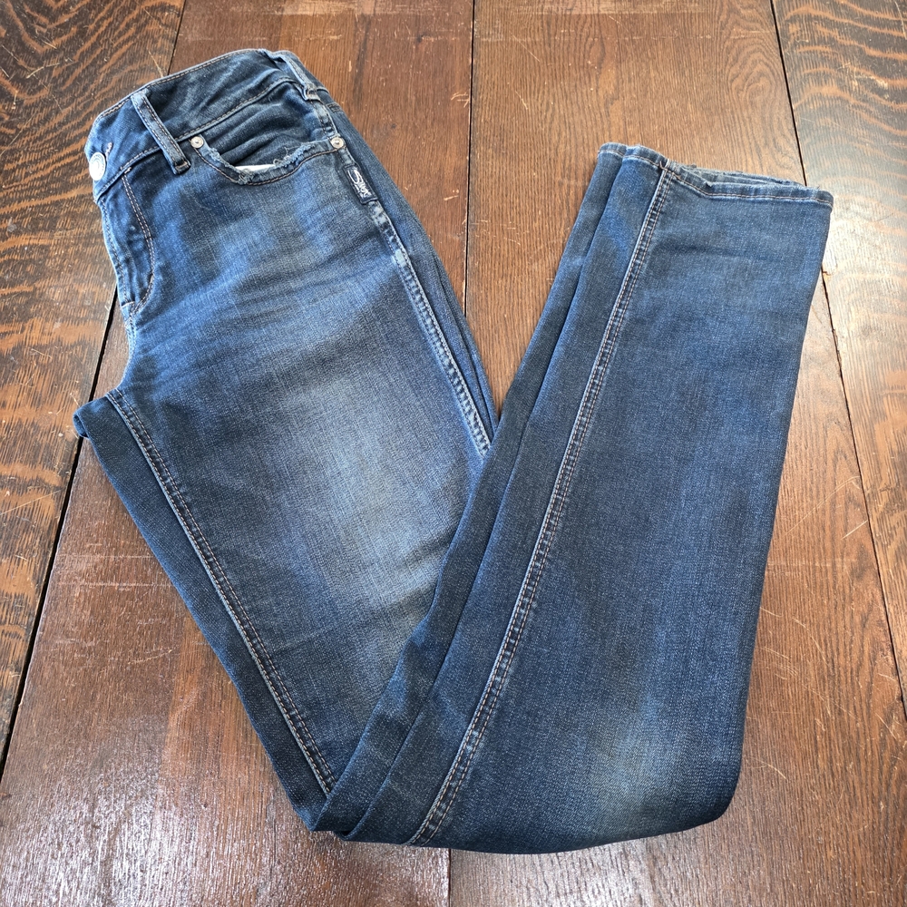 Silver Jeans Co. Elyse mid-rise curvy fit straight leg jean W27/L34